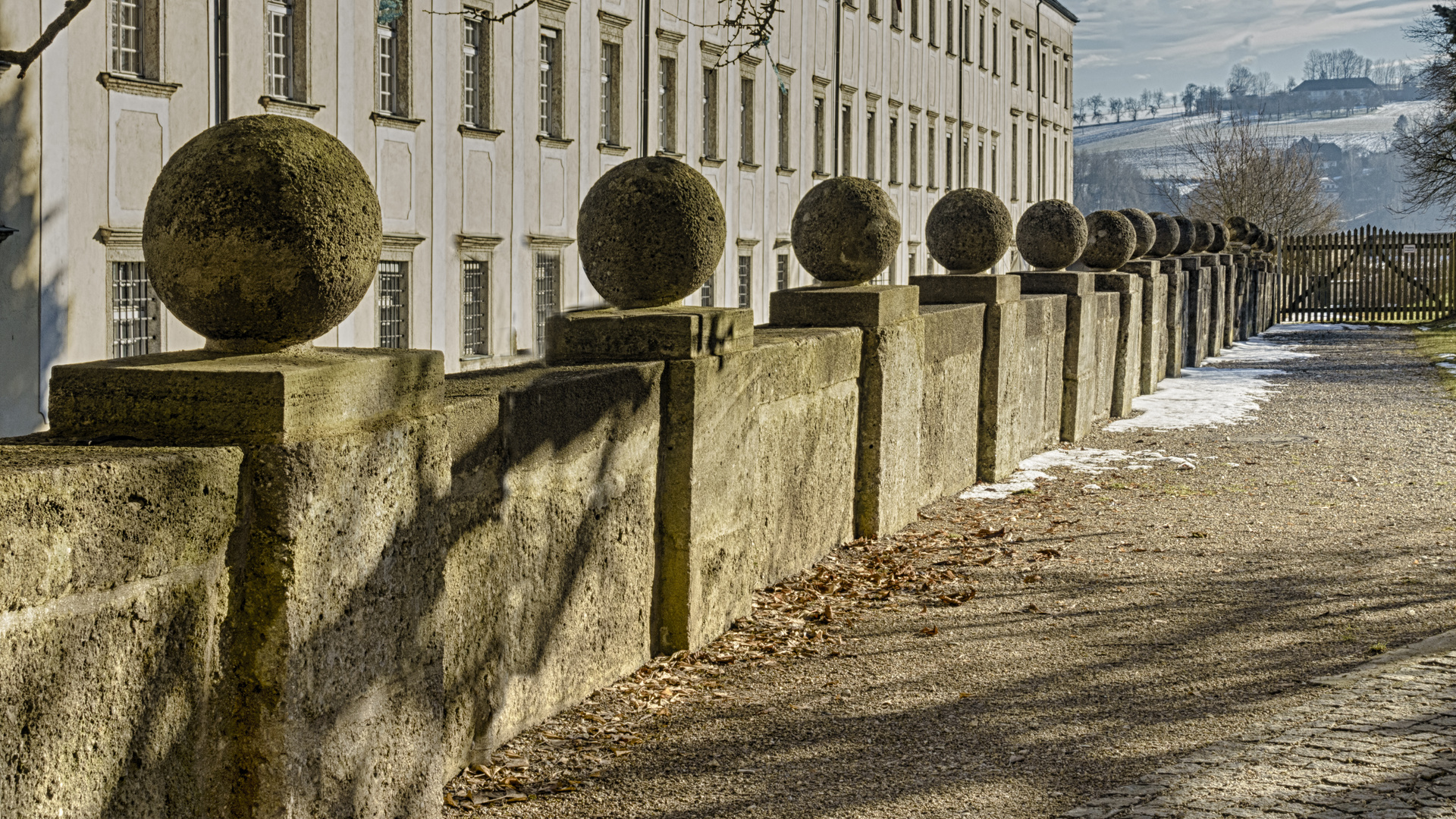 Kremsmünster Stift - Gartenzaun(Mauer) 