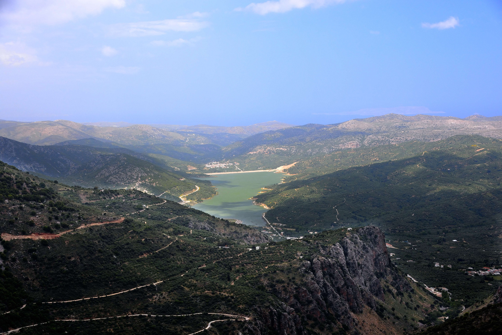 kreta - Ausblick  auf den Stausee von Aposelemis