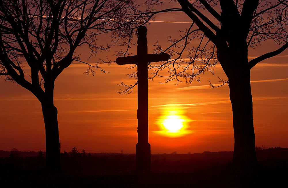 Kreuz am Abend