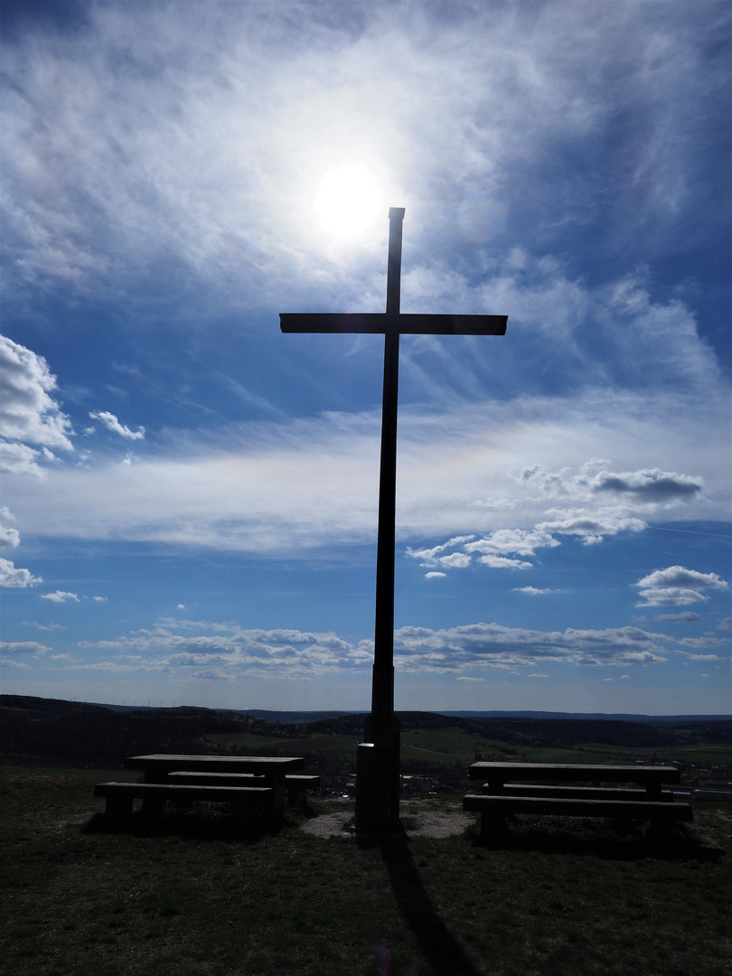 Kreuz an der Burgruine Homburg