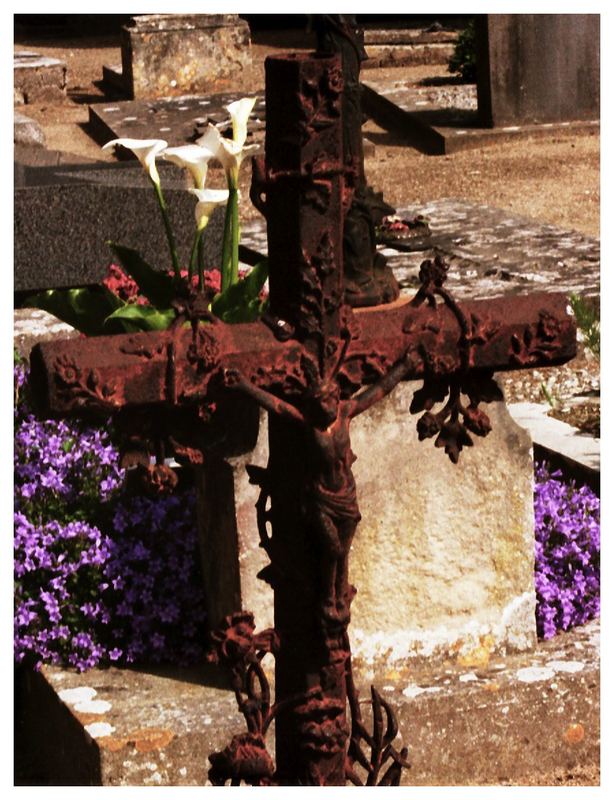 Kreuz auf dem nahe gelegenen Friedhof in Langrune sur Mer