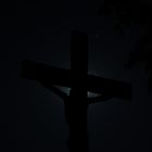 Kreuz im Mondschein