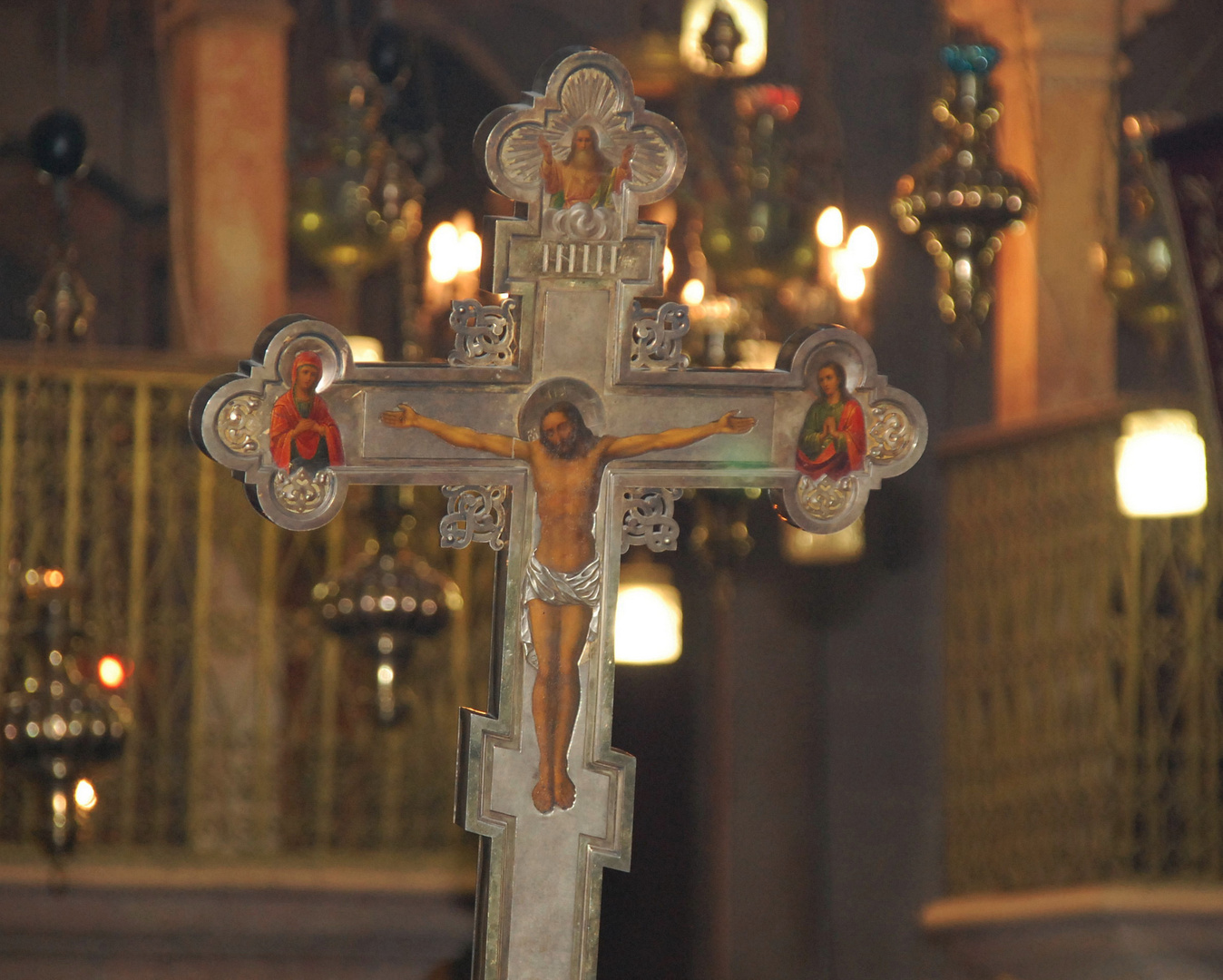 Kreuz in der Grabeskirche von Jerusalem