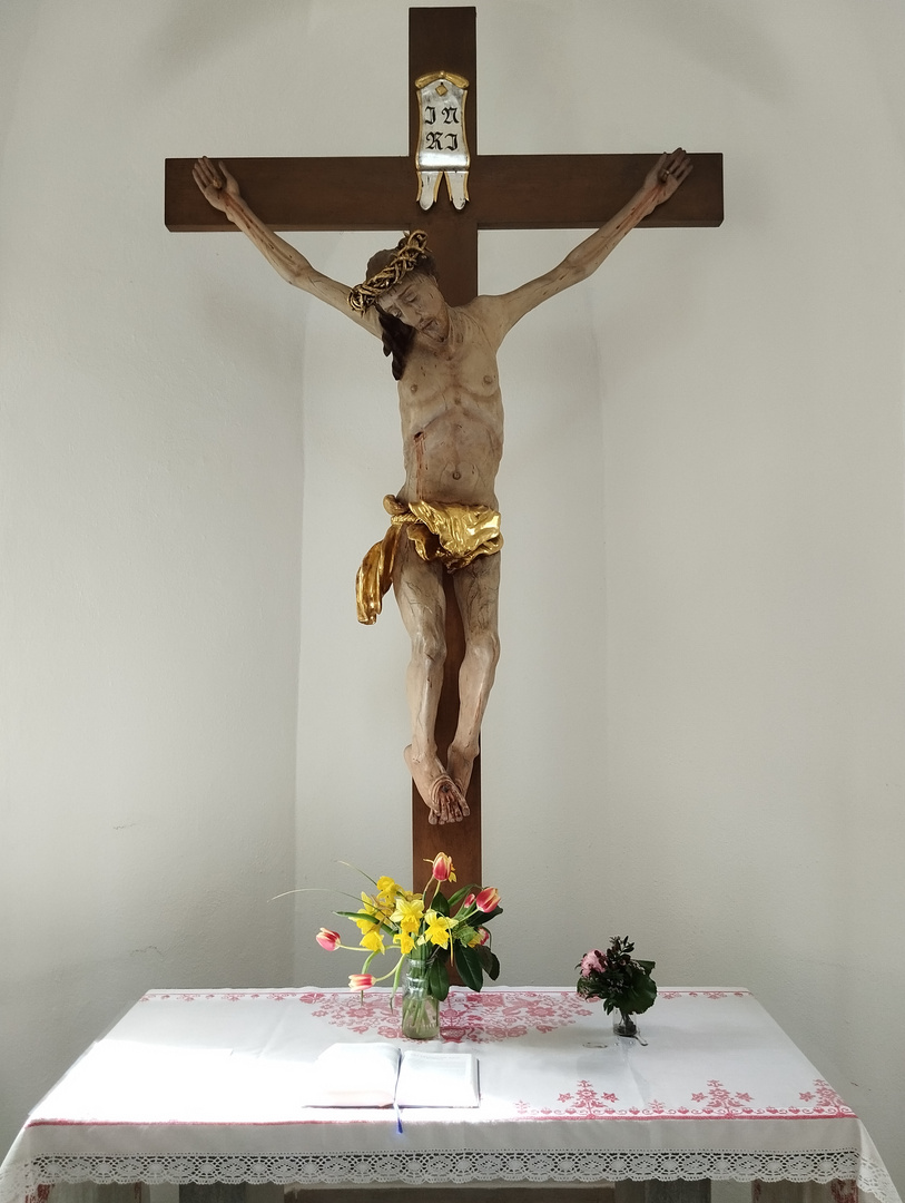 Kreuz in der Kapelle Terzenbrunn in Arnshausen 