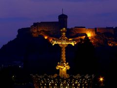 Kreuz und Burg