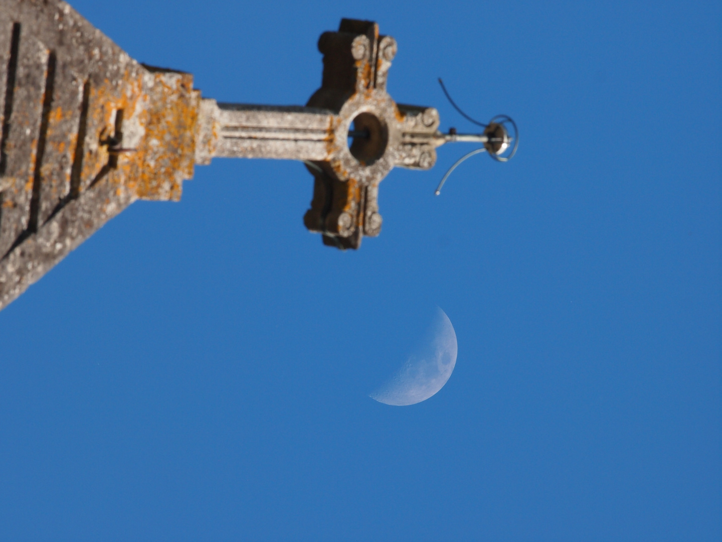 Kreuz und Halbmond friedlich beieinander