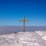 Kreuz und Nebelmeer