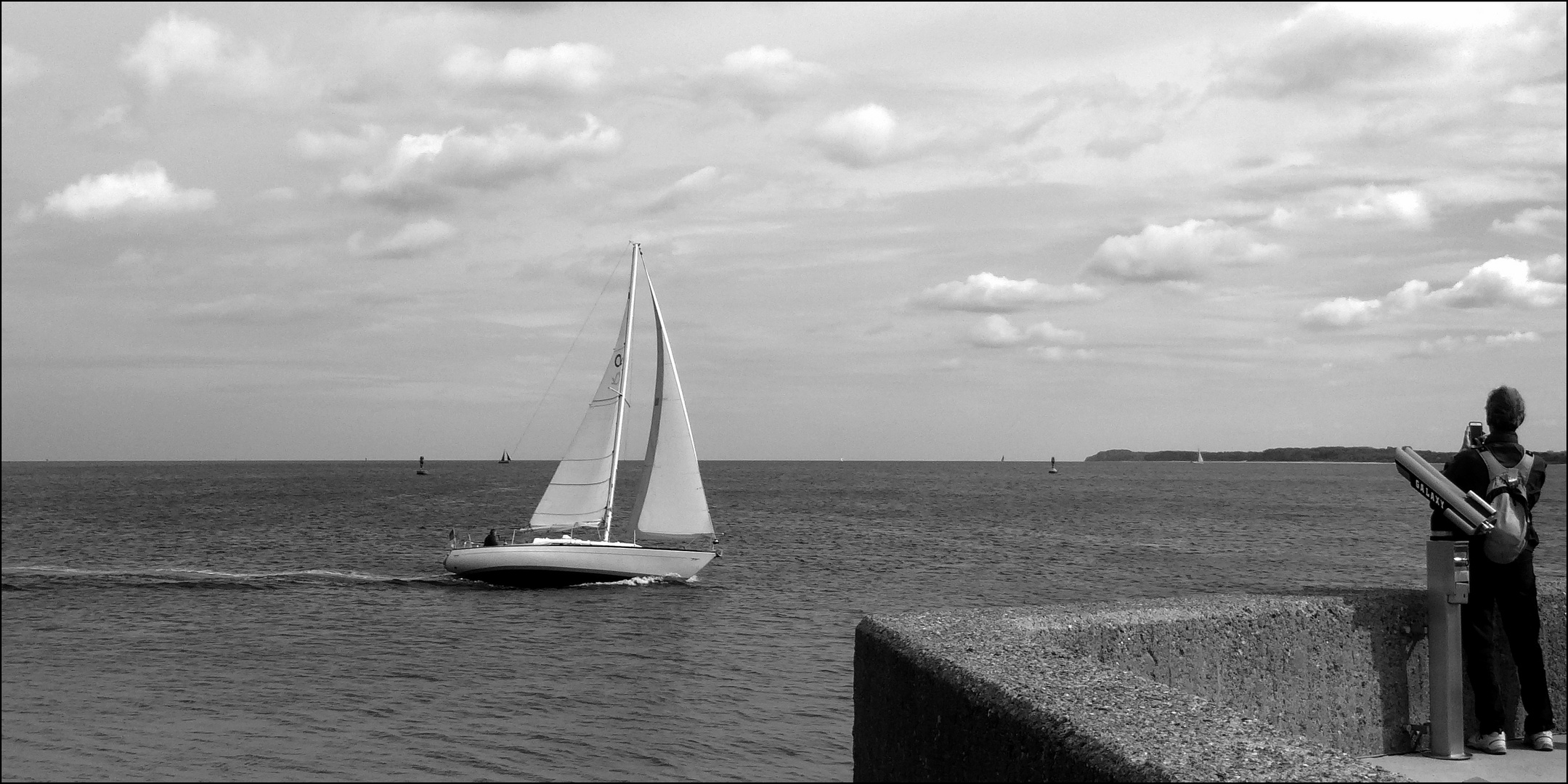 kreuzen...vor dem Molenfeuer Travemünde