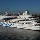 Kreuzfahrtschiff AIDA aura im Kieler Hafen