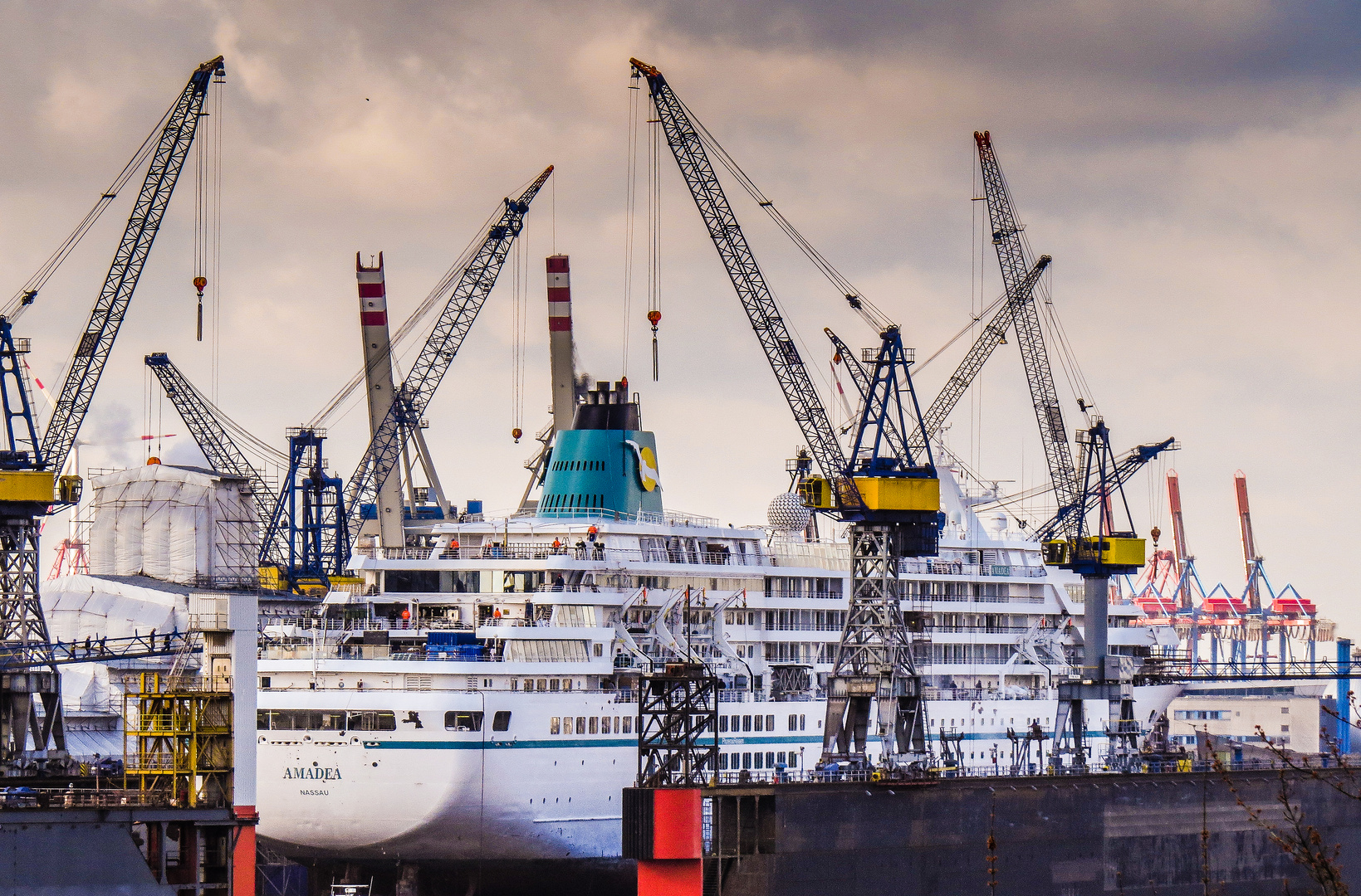 Kreuzfahrtschiff AMADEA, aktuelles ZDF TRAUMSCHIFF, auf SCHÖNHEITSKUR ...