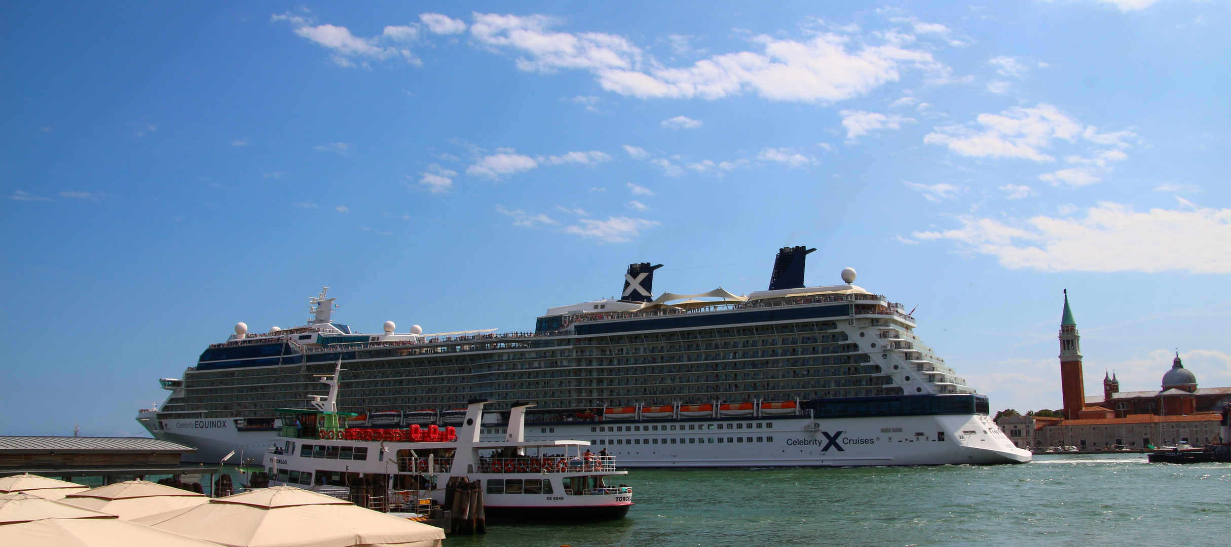 Kreuzfahrtschiff Celebrity Equinox in Venedig