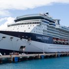 Kreuzfahrtschiff Celebrity Summit im Hafen von Philippsburg, St. Maaten ( Niederl. Antillen ).