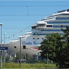 Kreuzfahrtschiff Costa Favolosa in Warnemünde