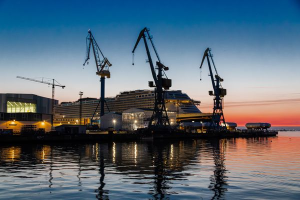 Kreuzfahrtschiff," Disney Adventure" in Wismar