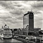 Kreuzfahrtschiff in Amsterdamm