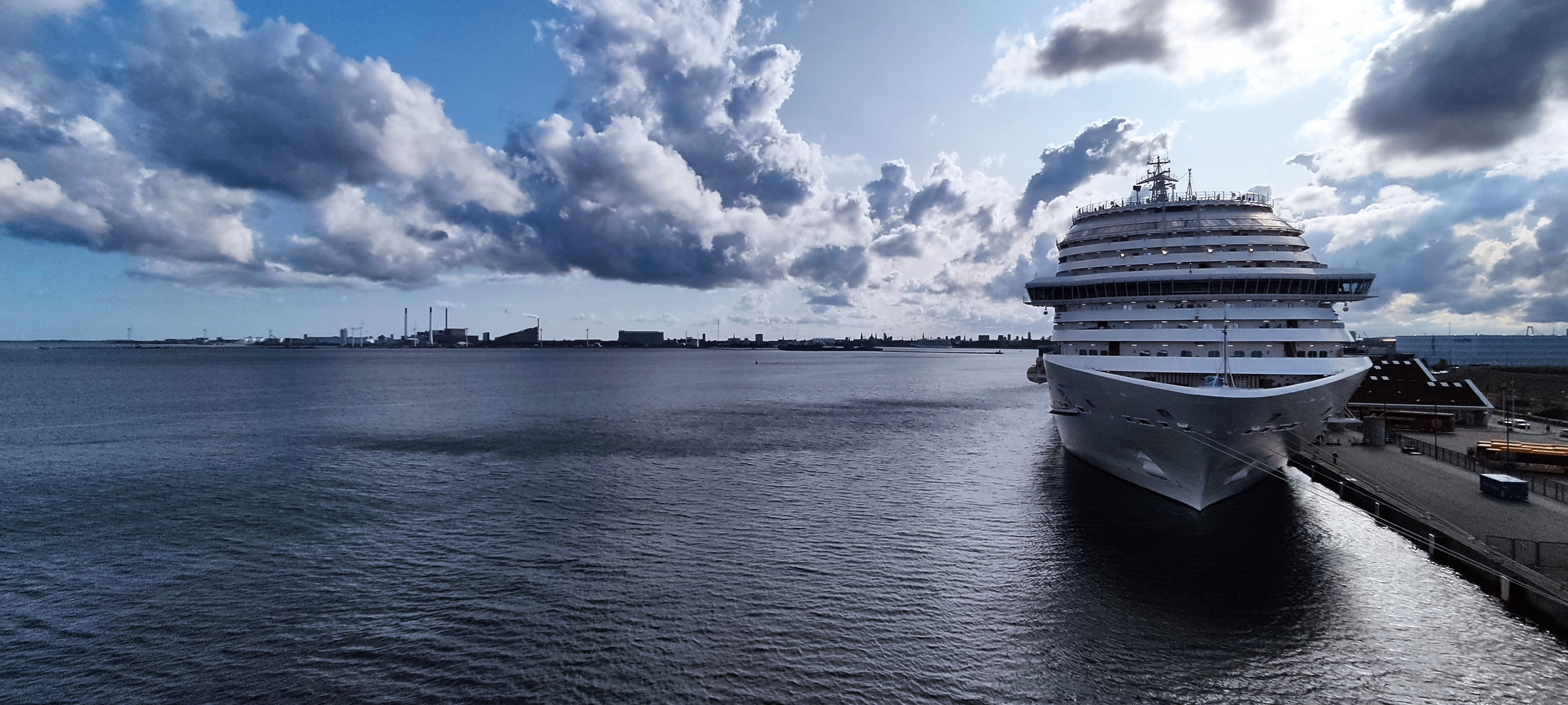 Kreuzfahrtschiff in Kopenhagen 