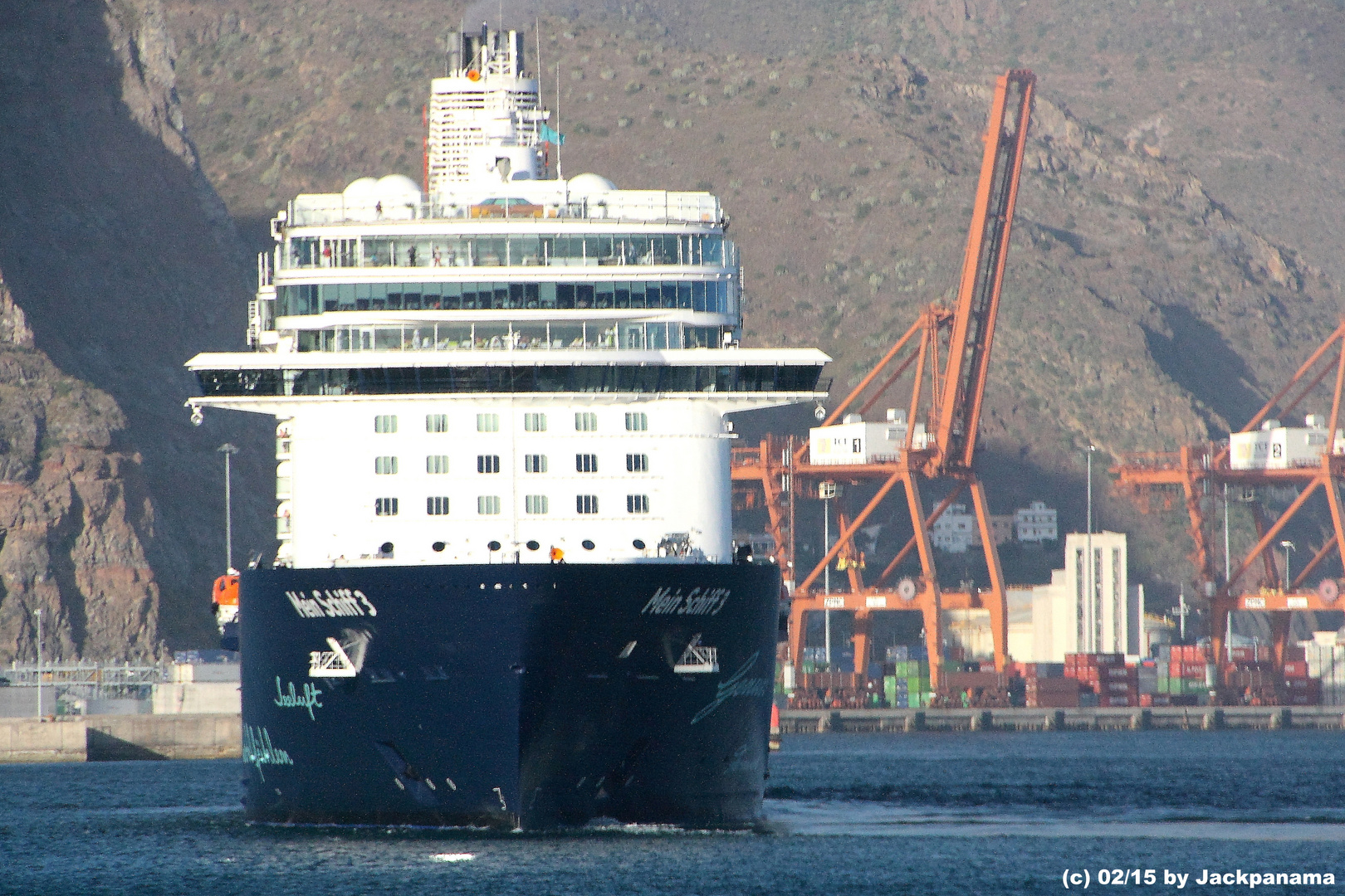 Kreuzfahrtschiff "Mein Schiff 3" verlässt den Hafen Teneriffa Santa Cruz de Teneriffe