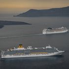 Kreuzfahrtschiffe - Santorin/Griechenland