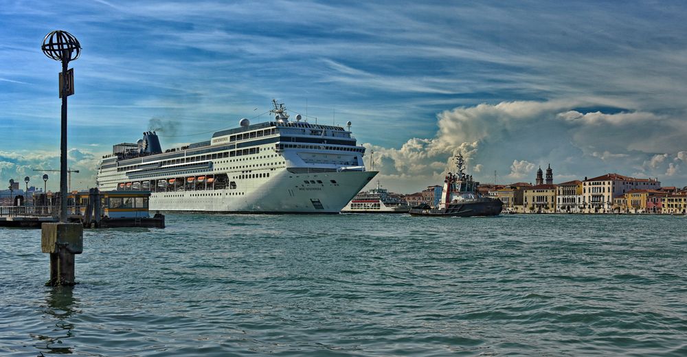 Kreuzfahrtschiffe Venedigs Problem