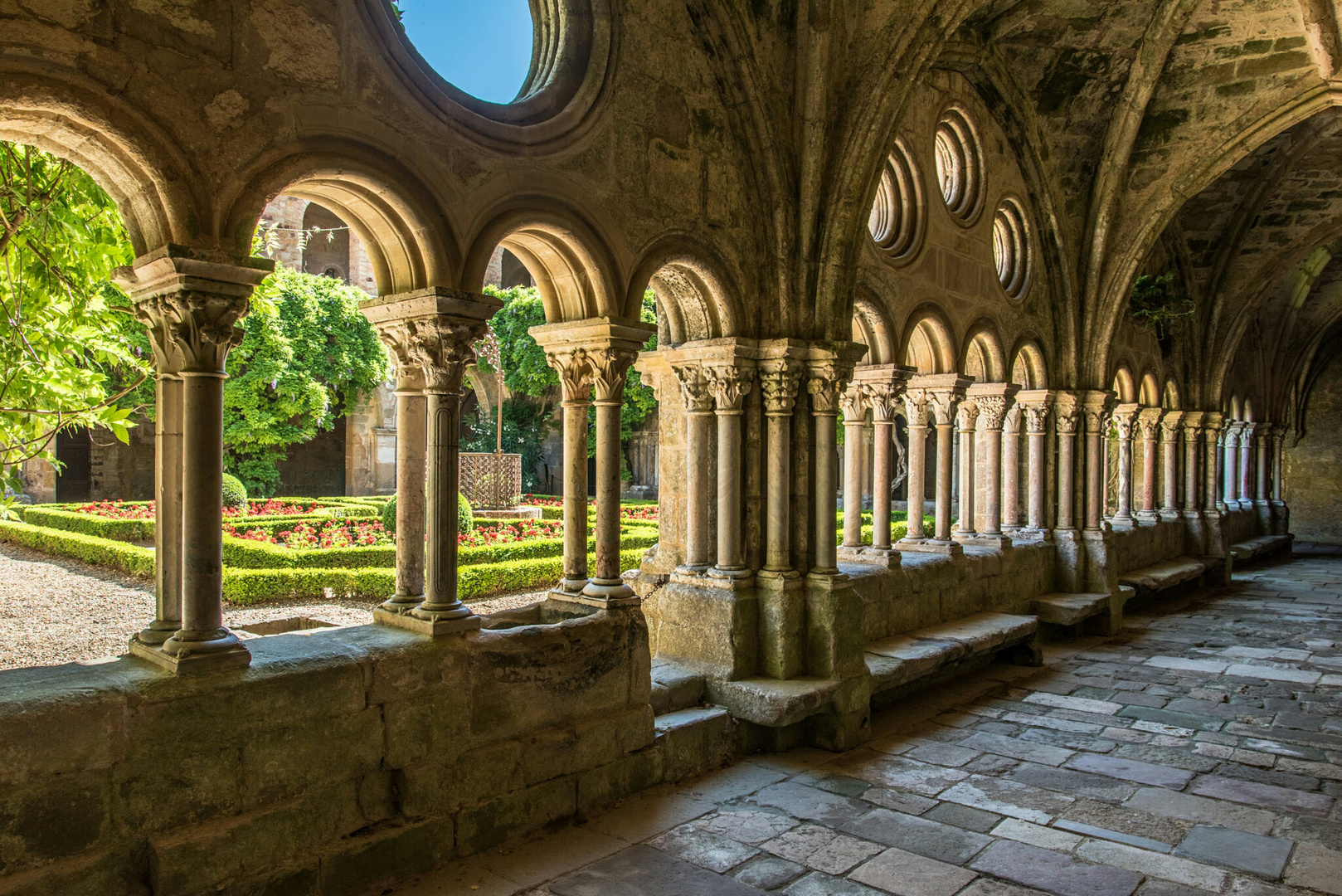 Kreuzgang Abbey Fontfroide