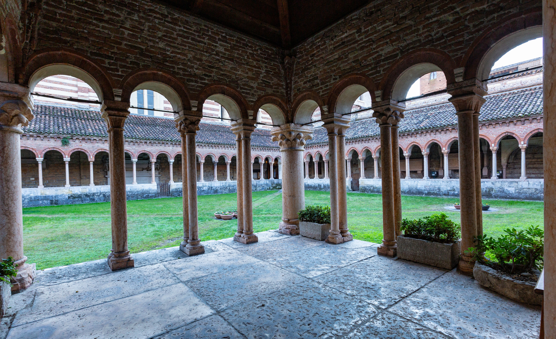 Kreuzgang der Abtei / Basilica San Zeno Maggiore in Verona