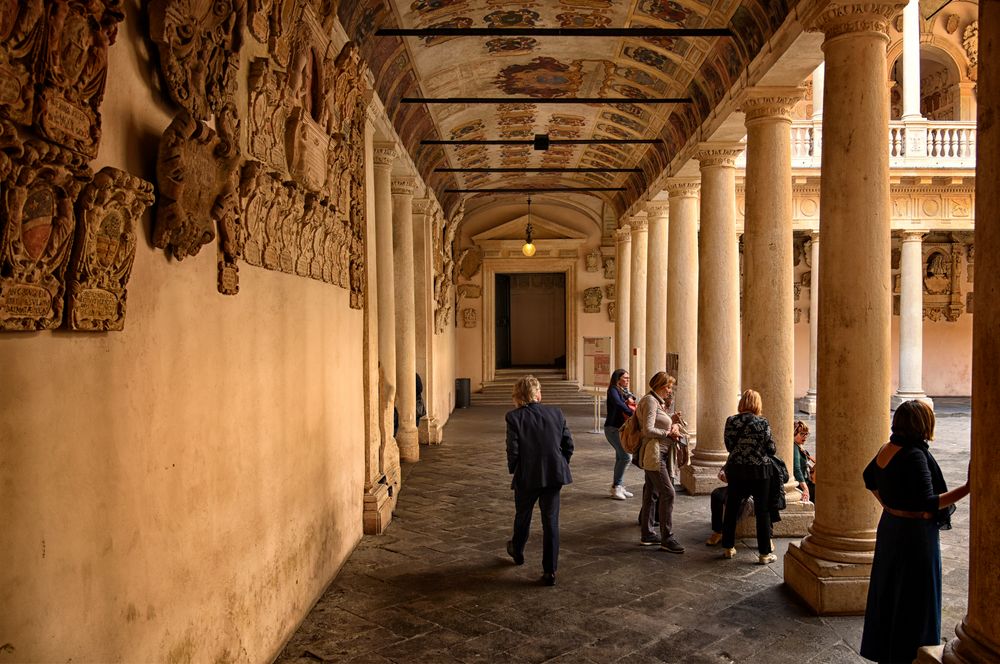   Kreuzgang der Basilika des Heiligen Antonius Padua