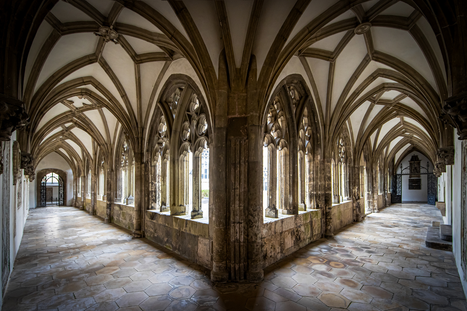 Kreuzgang im Eichstätter Dom 