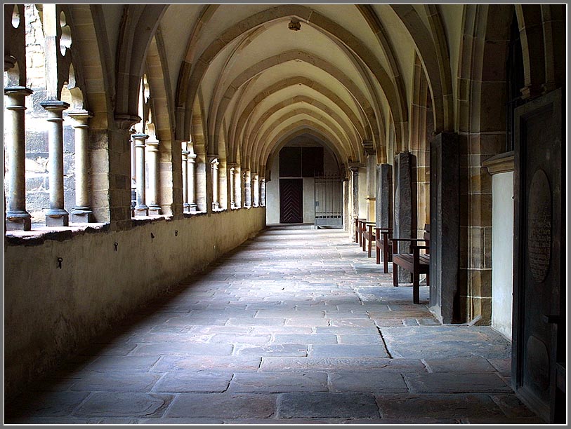 " Kreuzgang im Magdeburger Dom "