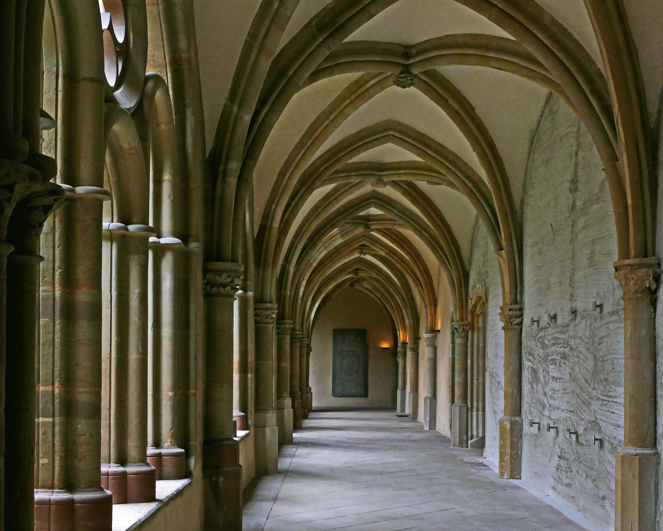 Kreuzgang im Trierer Dom