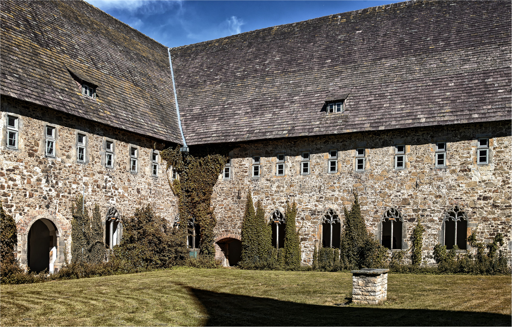 Kreuzgang Kloster Möllenbeck im Herbstlicht