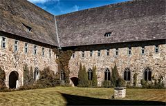 Kreuzgang Kloster Möllenbeck im Herbstlicht