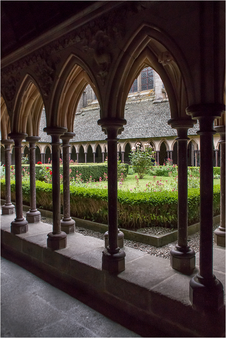 Kreuzgang Mont St. Michel (F)