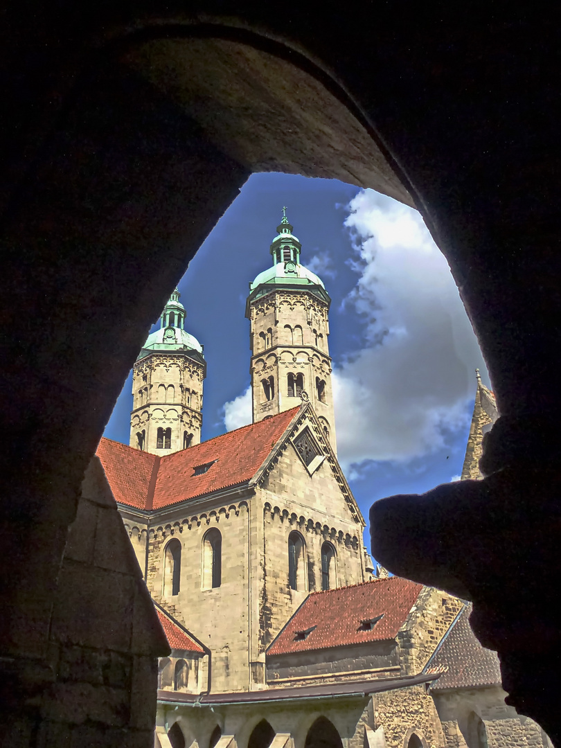 Kreuzgangsicht auf den Naumburger Dom