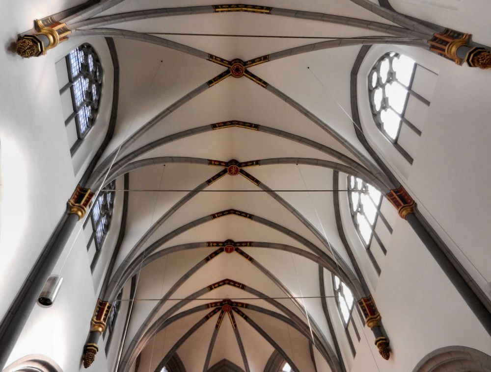 Kreuzgewölbe in der Kölner Antoniterkirche