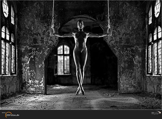 ....+ Kreuzhang +.....