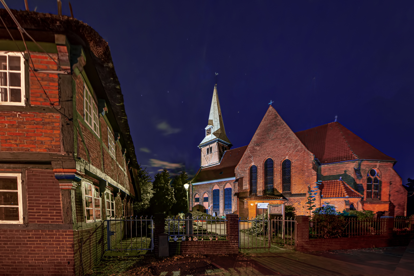 Kreuzkirche Wilhelmsburg