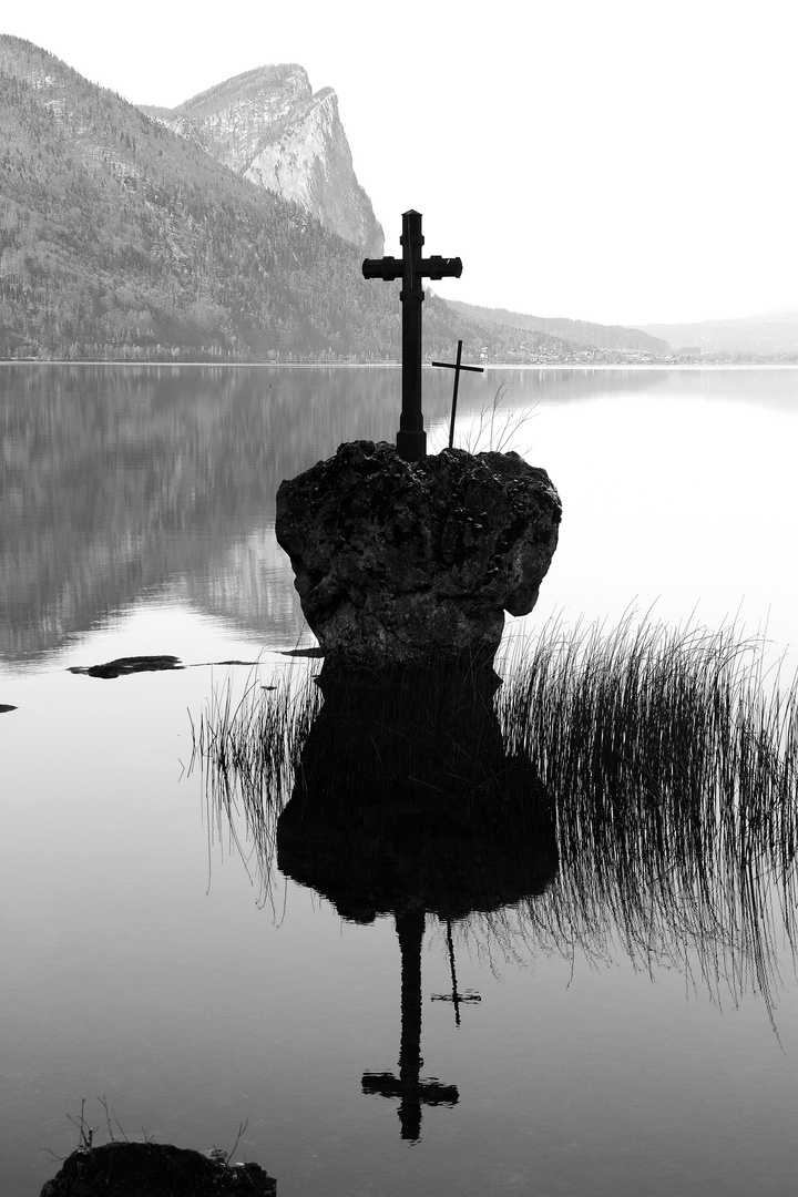 Kreuzstein am Mondsee.