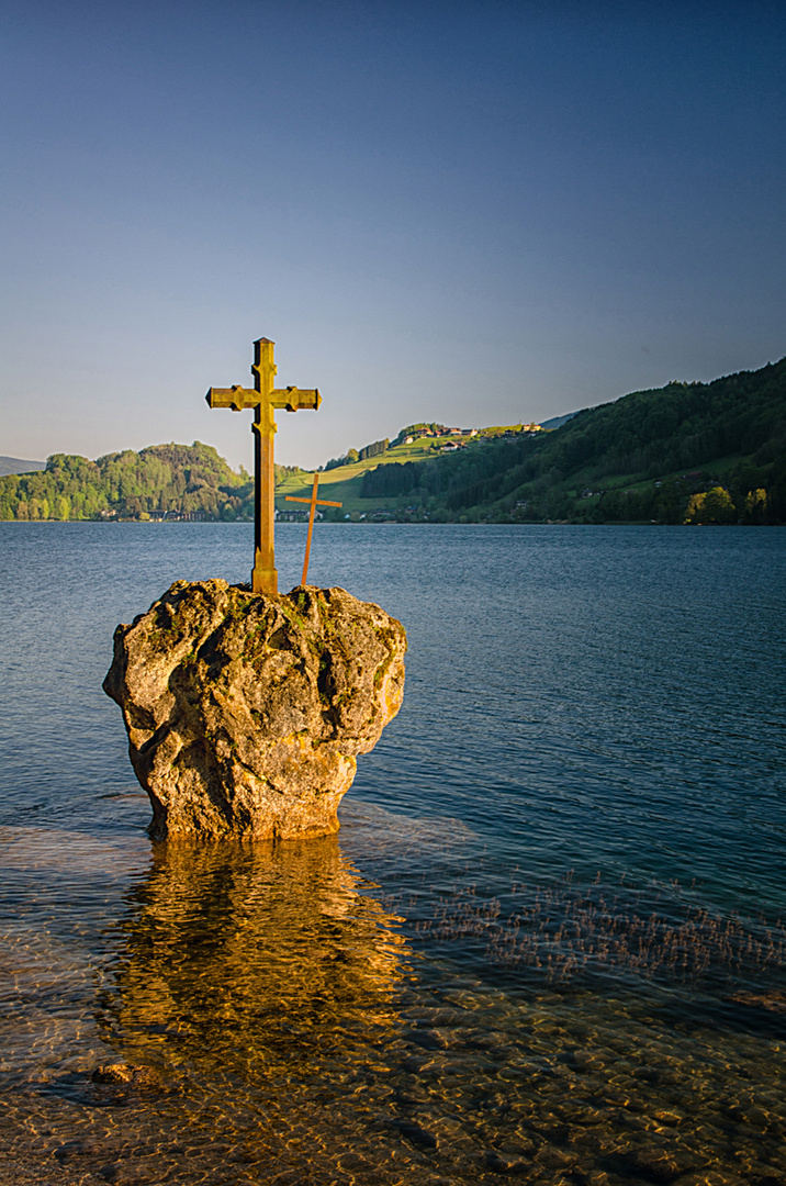 Kreuzstein im Mondsee_4294