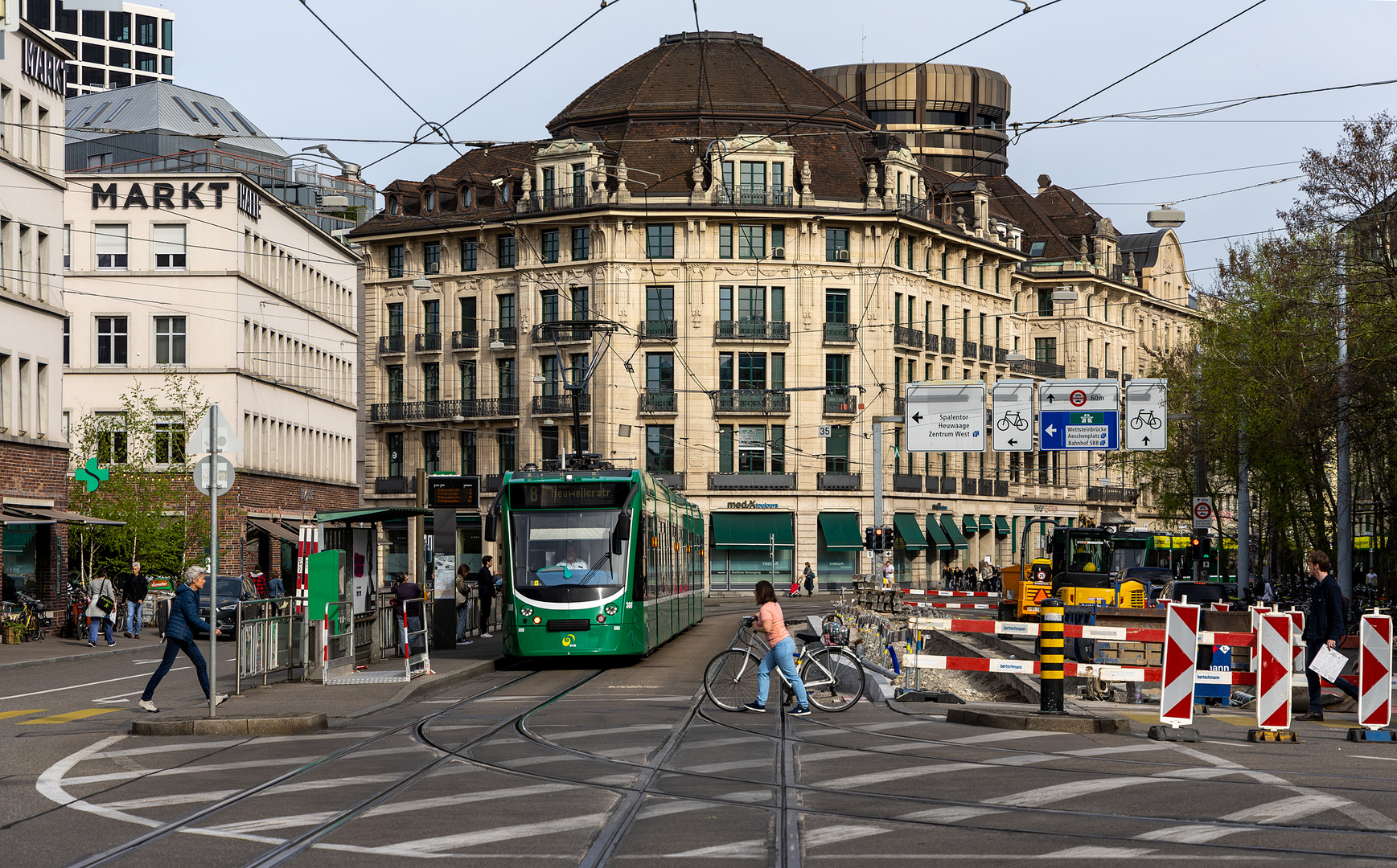 Kreuzung + Baustelle