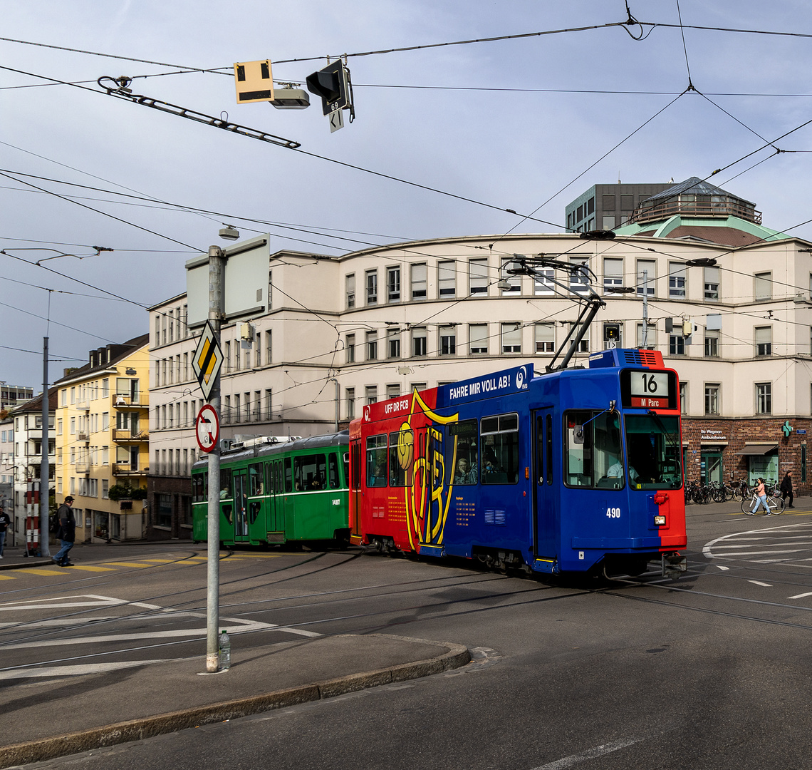 Kreuzung + Baustelle