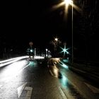 Kreuzung bei Nacht