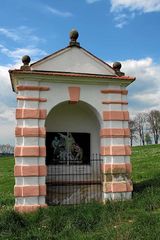 Kreuzweg Station - "Jesus fällt zum dritten Mal unter dem Kreuz"