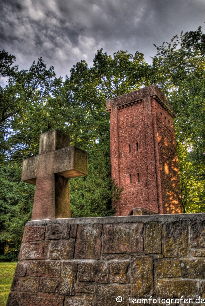 Kriegerdenkmal Marktheidenfeld (HDR)