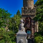 Kriegerdenkmal und Brunnen