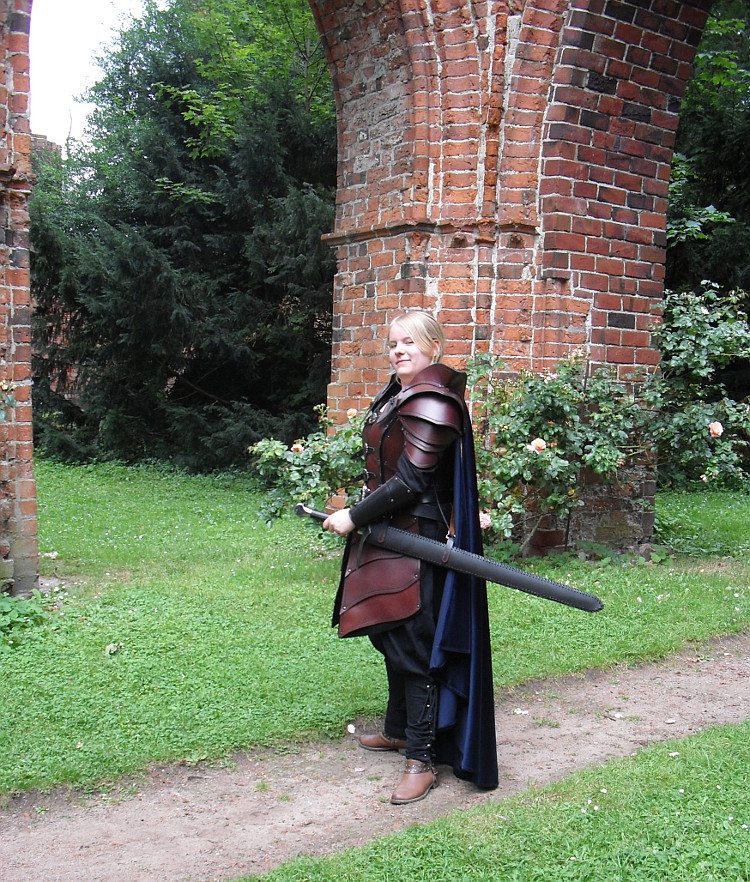 Kriegerin in der Klosterruine Hude