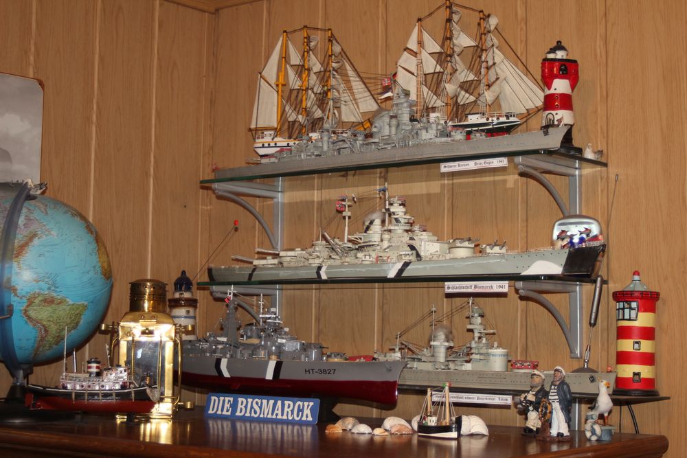 Krigsschiffsmodelle des 3 Reiches Prinz Eugen, Bismarck,Lützow .