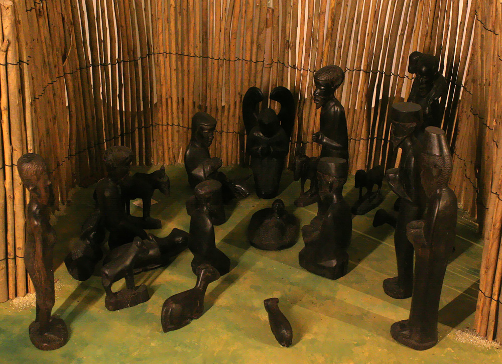 Krippenfiguren aus Ebenholz Foto & Bild gratulation und feiertage