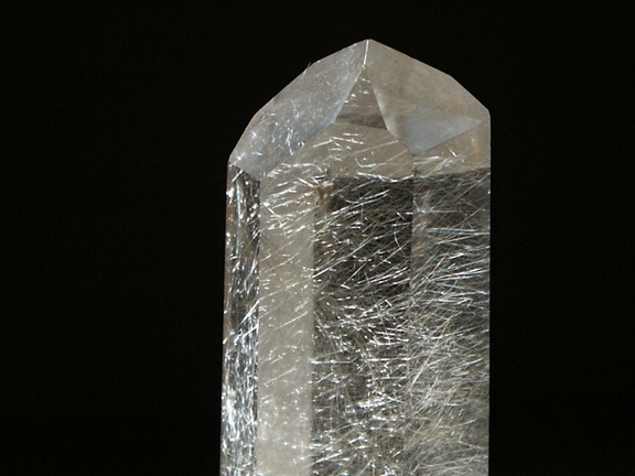 Kristall mit viel Innenleben