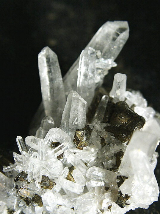 Kristalle und Pyrit