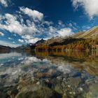 Kristallklar – herbstliche Spiegelung am Silsersee